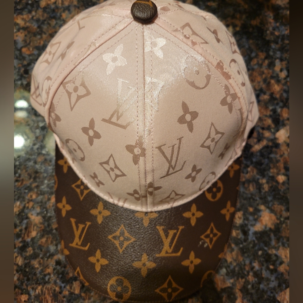 Louis Vuitton Pink and Black Monogram Cap - Picture 6 of 11